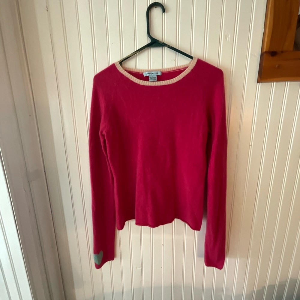 100% Cashmere Crew Neck with Heart Details (L)